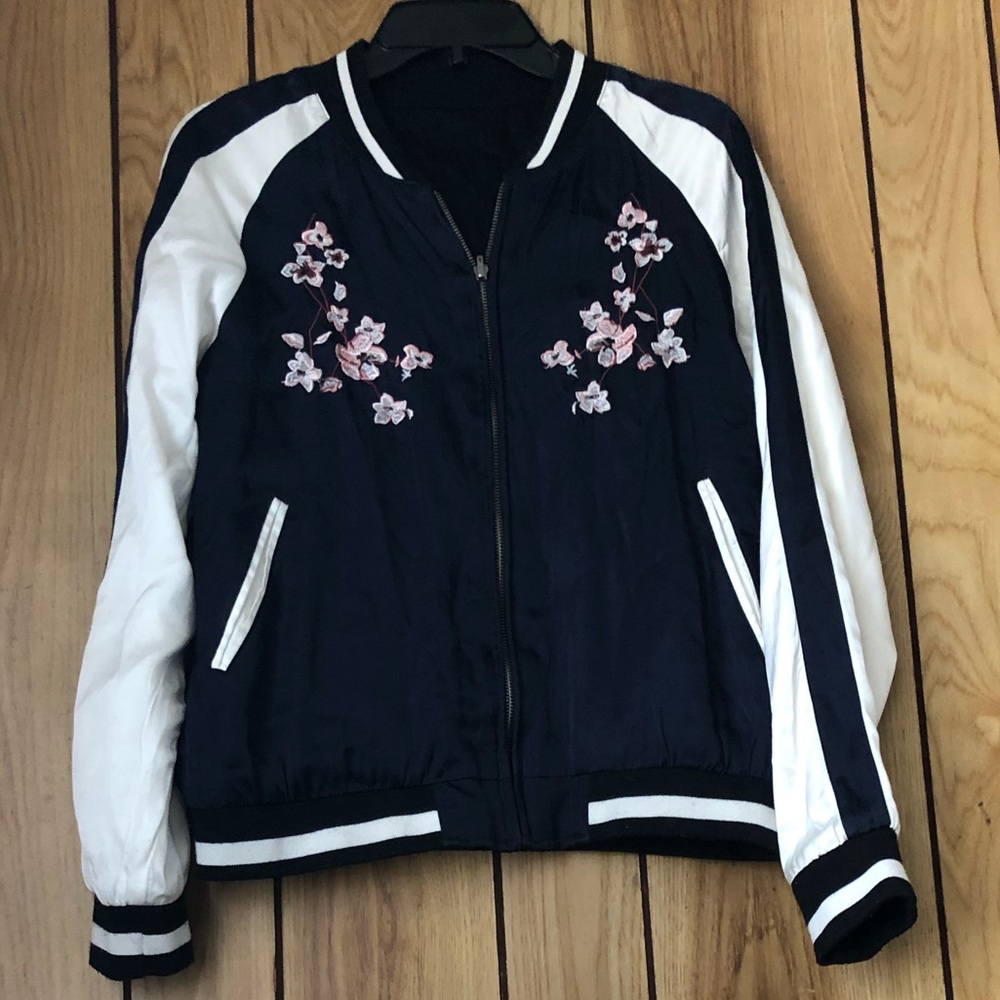 reversible track jacket. Embroidered flowers - Picture 2 of 8